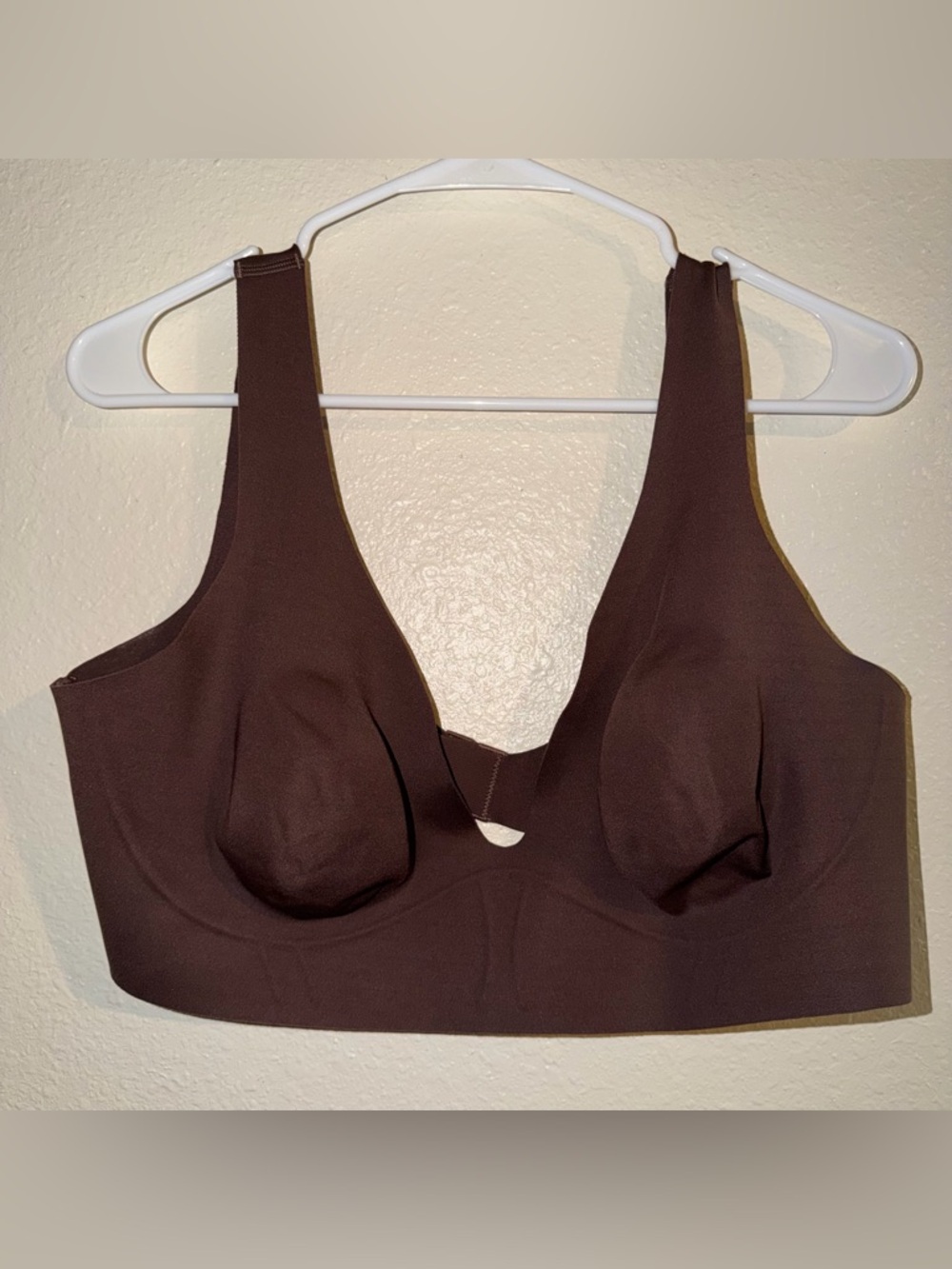 SKIMS Wireless Bonded Corset Plunge Scoop Bralette in color Coffee NWT